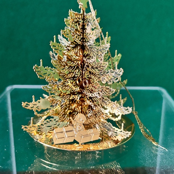 Gold plated Brass medium weight 2d christmas tree ornament, labeled SM, no box - Picture 7 of 9